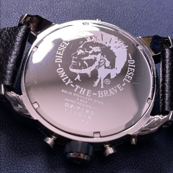 RARE Super Oversized Diesel Watch w Leather Band - Picture 6 of 9